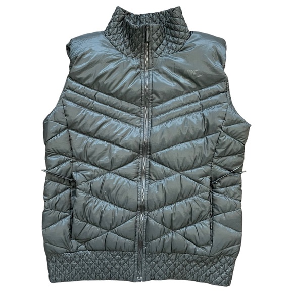 Women Nike Puffs Vest (M) - Picture 3 of 8